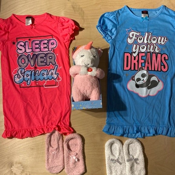 Girl’s Pajama Bundle with Plush size 8 (HU) - Picture 4 of 13